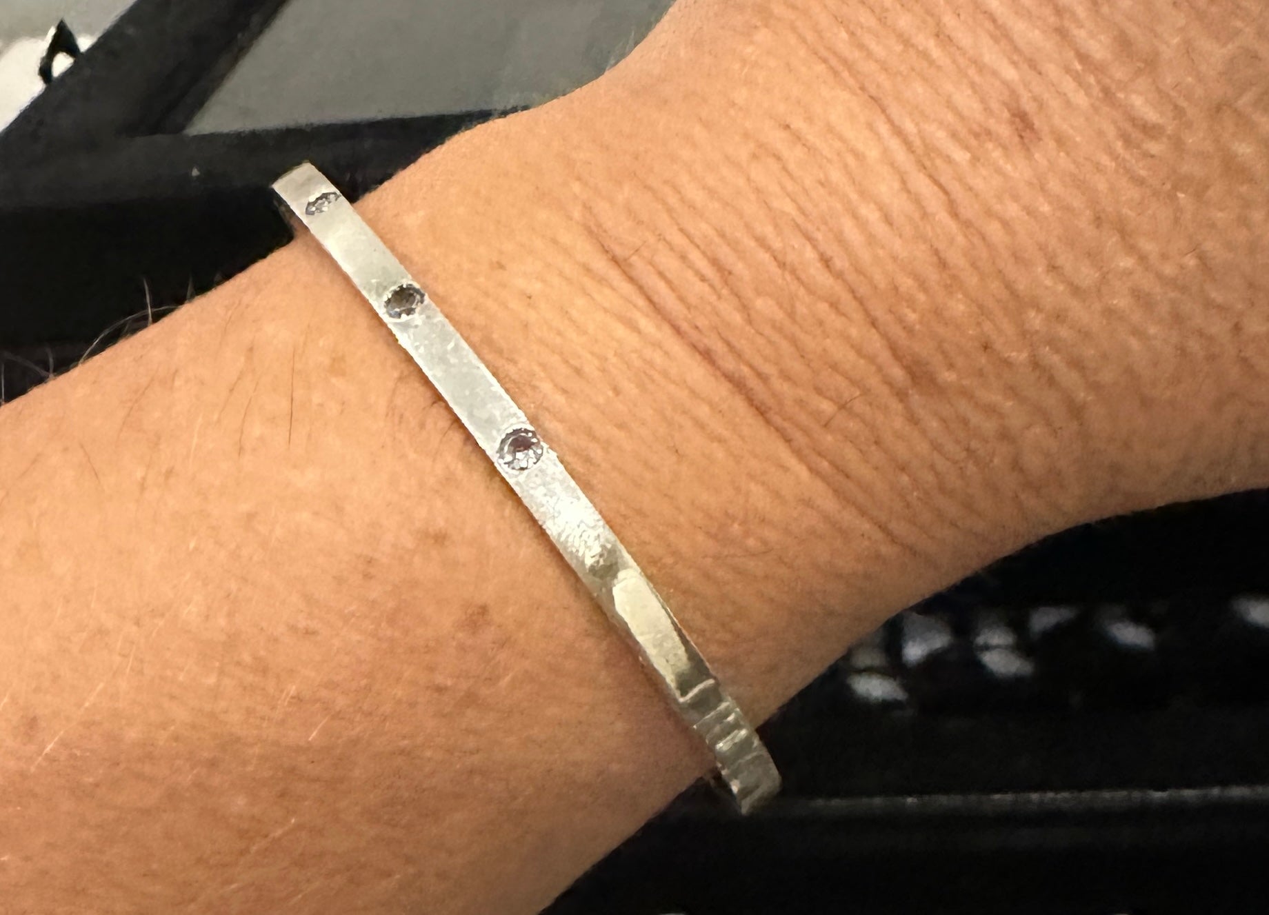 Cuff bracelet with aquamarine gemstones