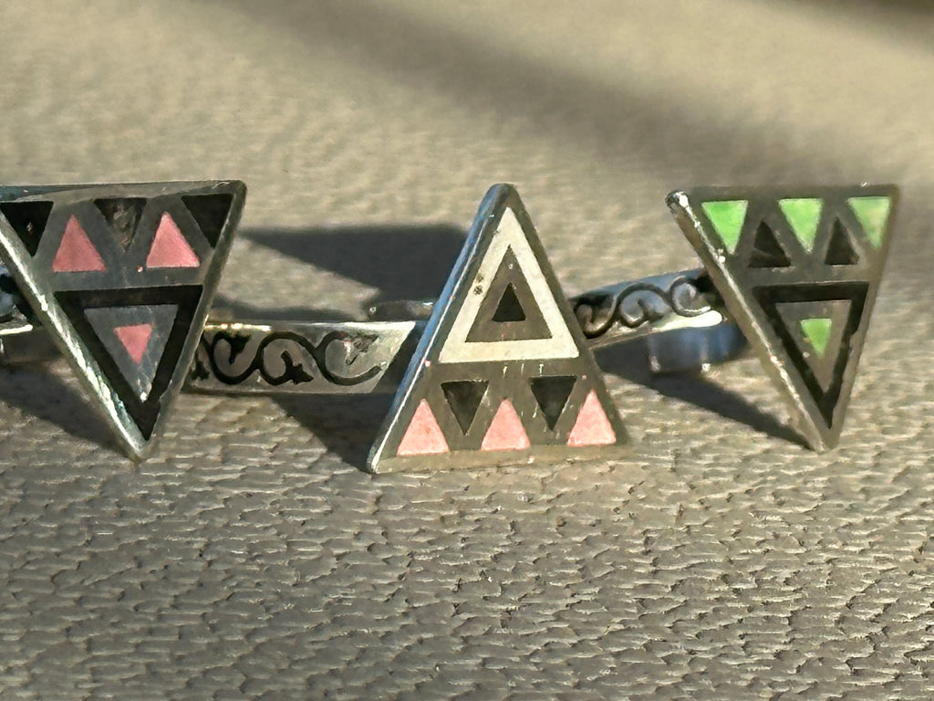 Colored triangle rings