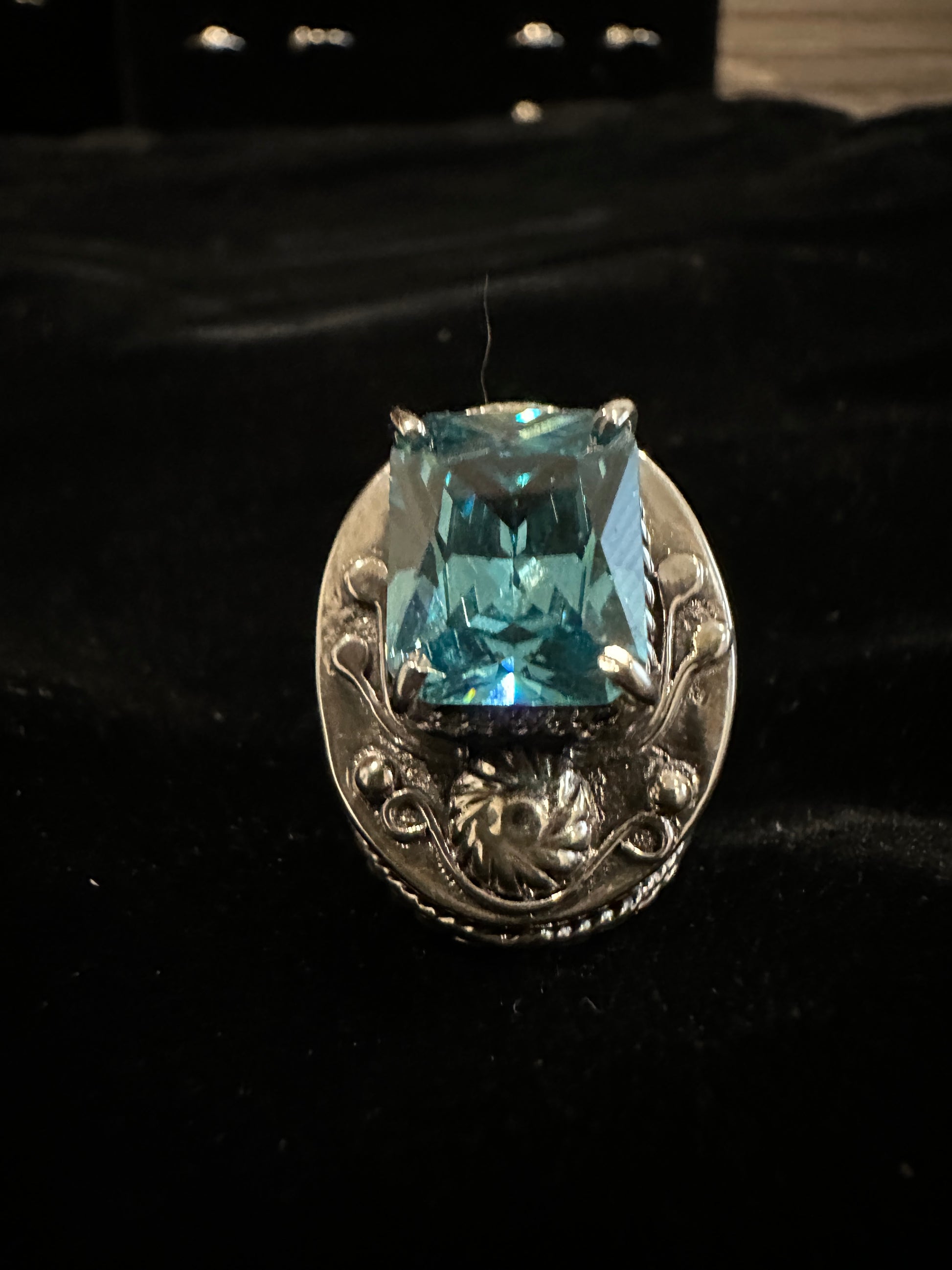 Beautiful Statement ring with zirconia