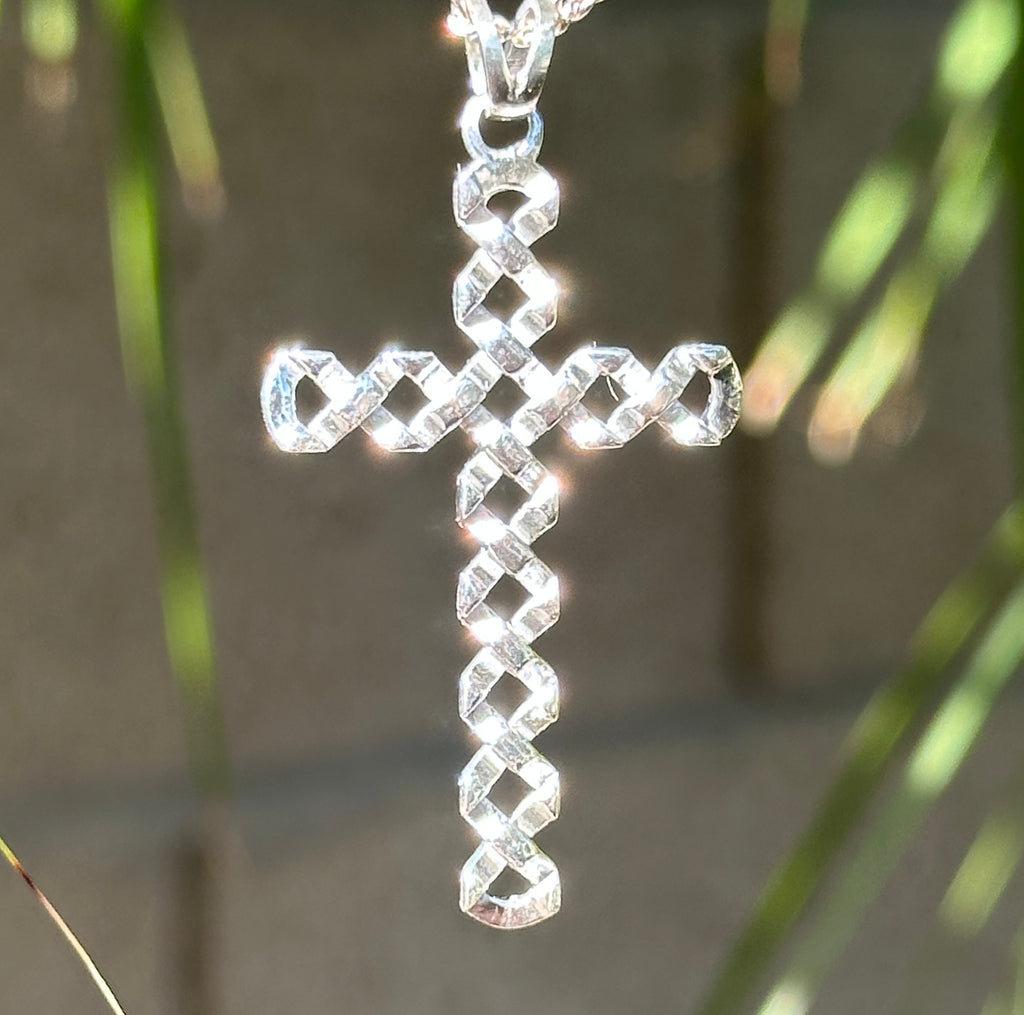 Exquisite cross pendant